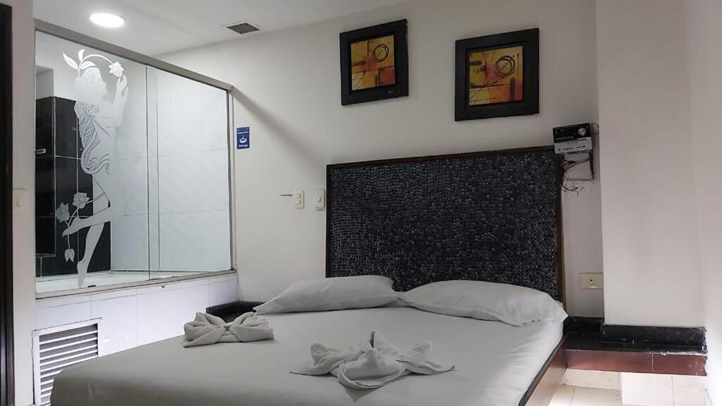 Hotel Marat Медельин Экстерьер фото