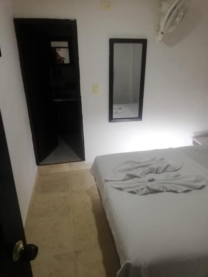 Hotel Marat Медельин Экстерьер фото