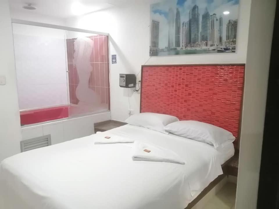 Hotel Marat Медельин Экстерьер фото