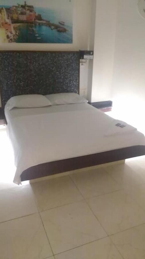 Hotel Marat Медельин Экстерьер фото