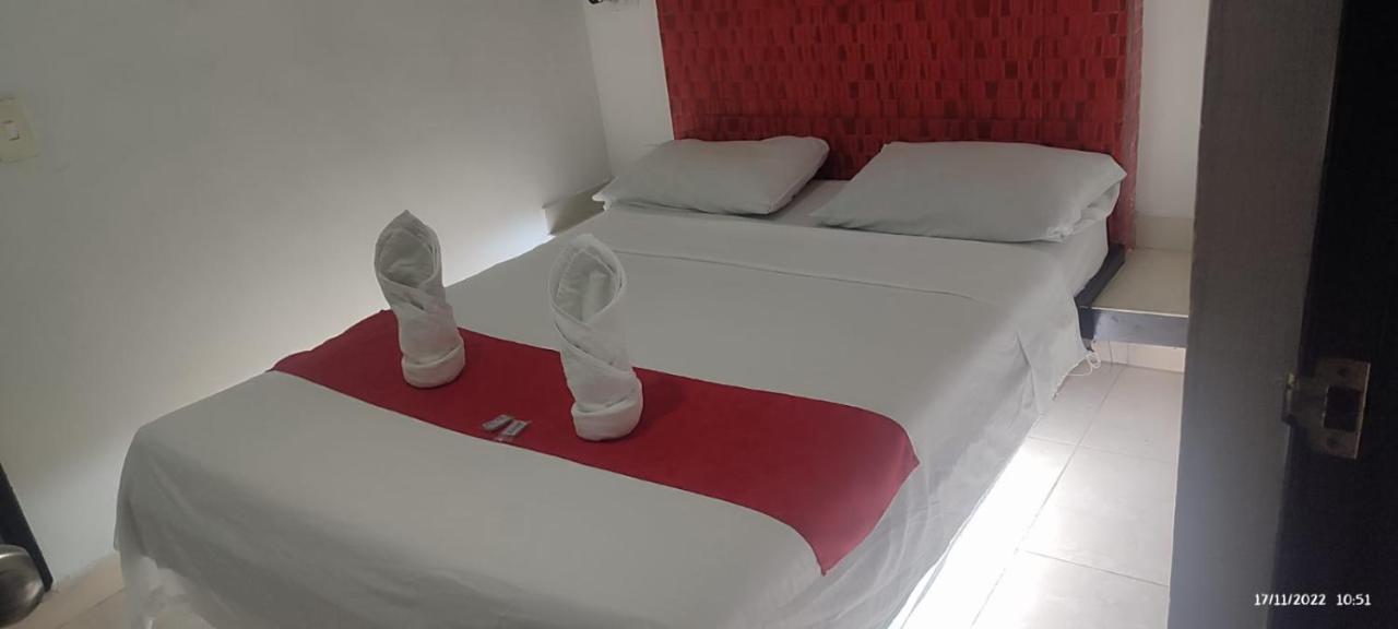 Hotel Marat Медельин Экстерьер фото